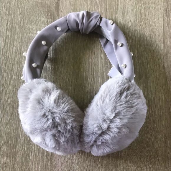 NWOT … Knotted Pearl Studded Headband Earmuffs - Picture 2 of 3